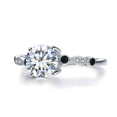 Effortlessly Chic Centre Stone Designed Ring