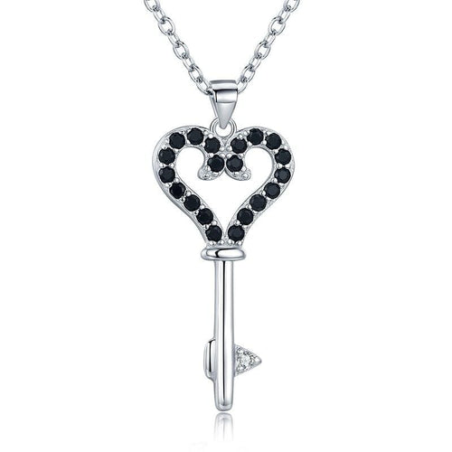 Romantic Charm Key to Her Heart